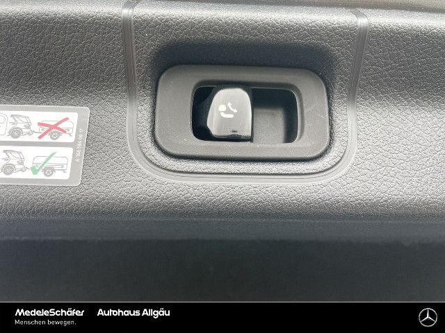 Mercedes-Benz EQE 300 Sedan