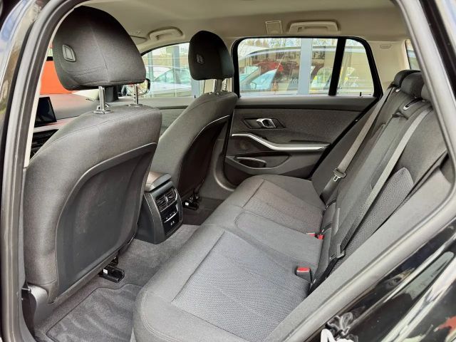 BMW 320 320i Touring