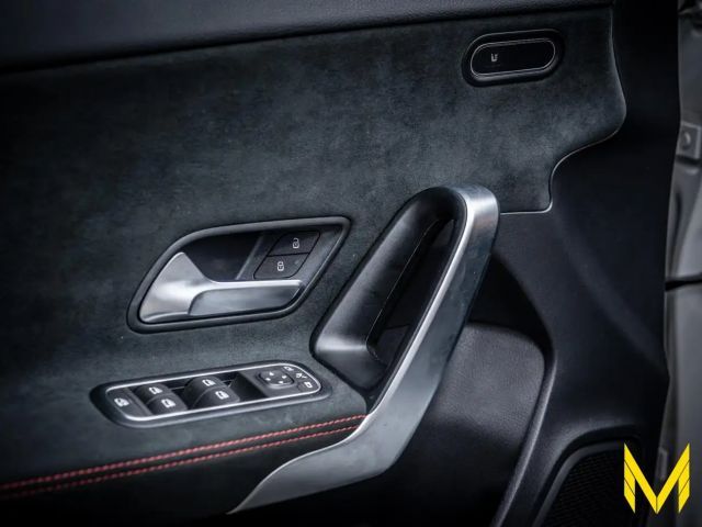 Mercedes-Benz A 180 AMG Line