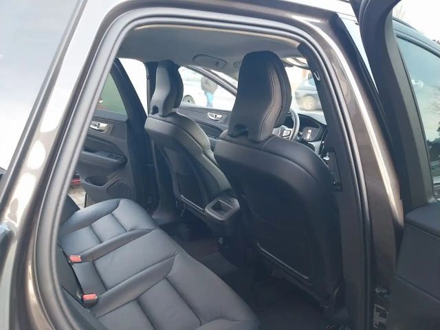 Volvo XC60 AWD Dark Plus