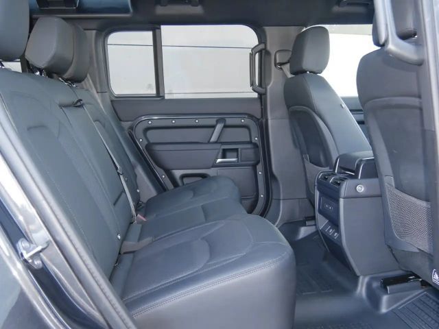 Land Rover Defender 110 Dynamic SE