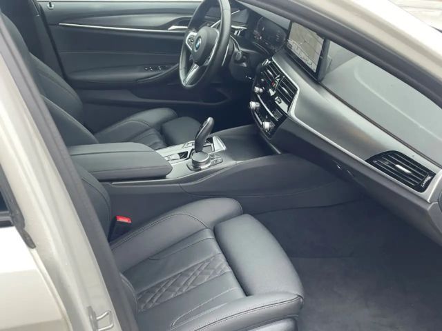 BMW 530 530i M-Sport Touring xDrive