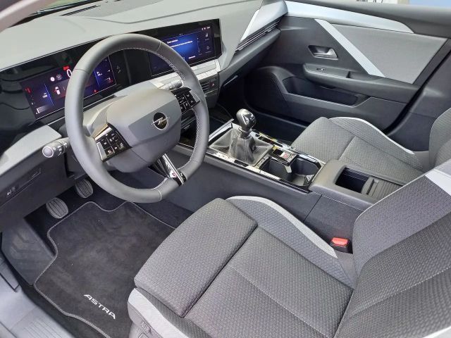 Opel Astra 1.2 Turbo Edition Sports Tourer