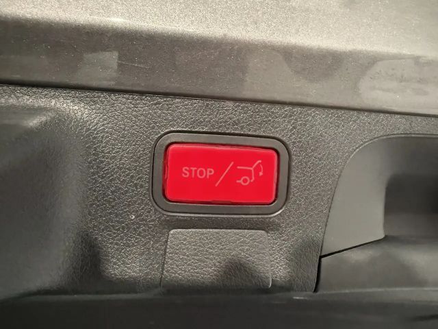 Mercedes-Benz CLA 220 /NAVI/LED/AHK/