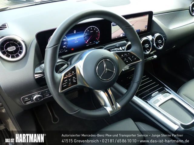 Mercedes-Benz B 200 Progressive Sedan