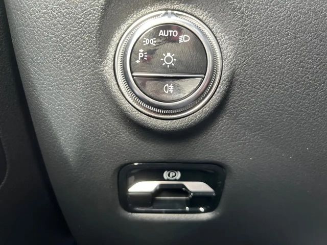 Mercedes-Benz C 180 AMG Line Sedan