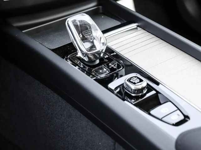 Volvo XC60 AWD Dark Plus