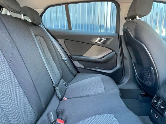 BMW 118 118i 5-deurs Sedan