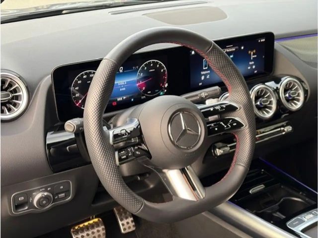 Mercedes-Benz GLA 180 AMG Line