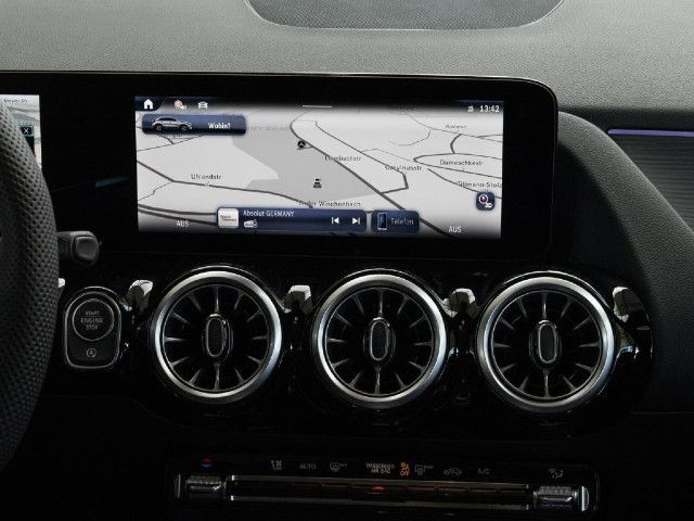 Mercedes-Benz GLA 180 AMG Line