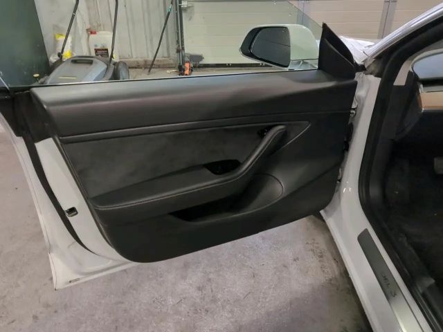 Tesla Model 3 RWD Standard Range