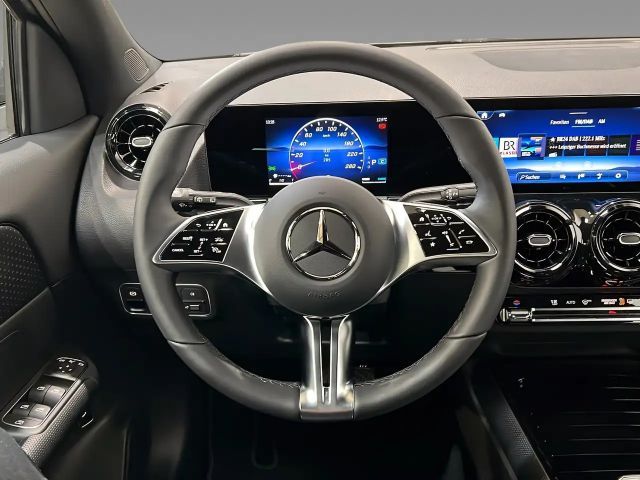 Mercedes-Benz GLA 200 MBUX+LED+PARKTRONIC+Kamera+SHz+AHK