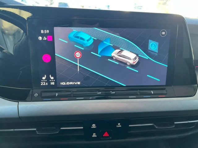 Volkswagen Golf Life Variant