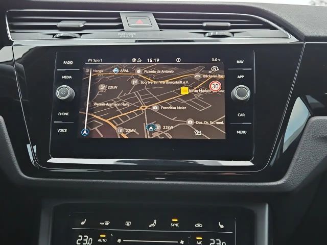 Volkswagen Touran 1.5 TSI DSG IQ.Drive R-Line