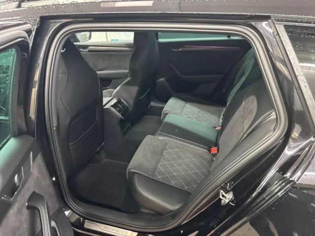 Skoda Superb 2.0 TSI 4x4 Combi Sportline
