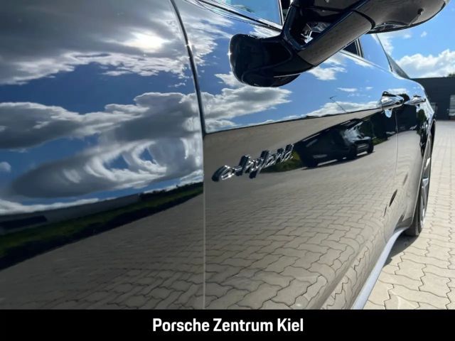 Porsche Panamera 4 E-Hybrid