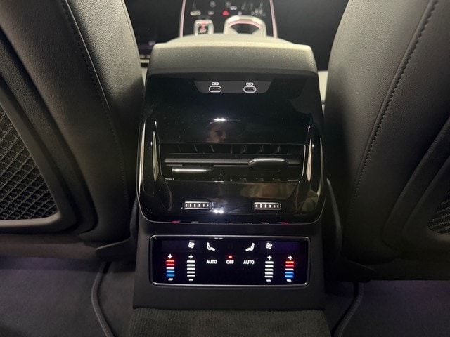 Audi A6 Avant Quattro S-Tronic