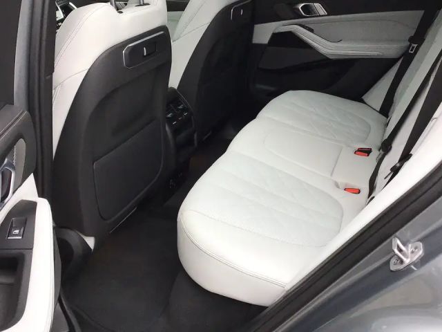 BMW X5 M60i xDrive