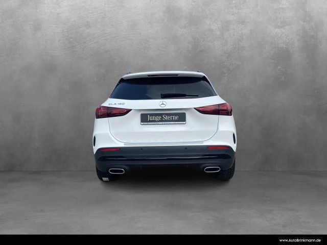 Mercedes-Benz GLA 180 AMG Line