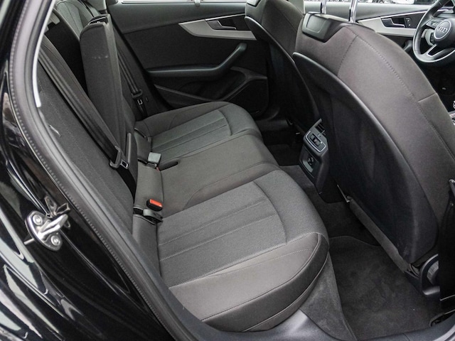 Audi A4 40 TFSI Avant S-Tronic