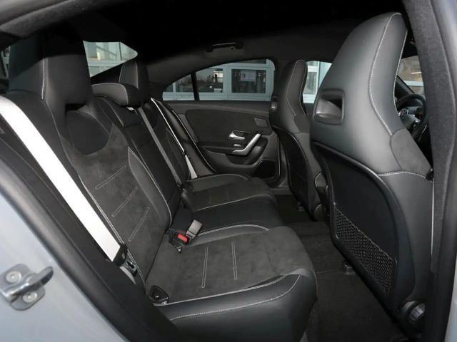 Mercedes-Benz CLA 200 AMG Line Coupé