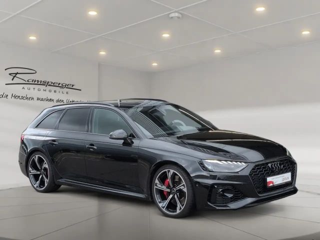 Audi RS4 Matrix ACC HuD Pano B&O 360° AHK