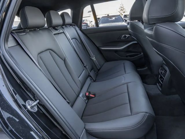 BMW 330 330i M-Sport Touring xDrive