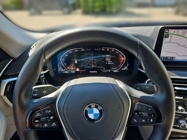 BMW 540 540i Luxury Line Sedan xDrive