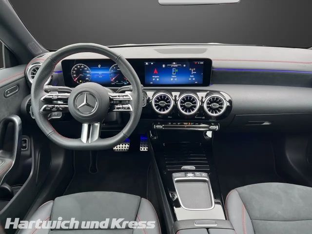 Mercedes-Benz CLA 200 AMG Line Sedan