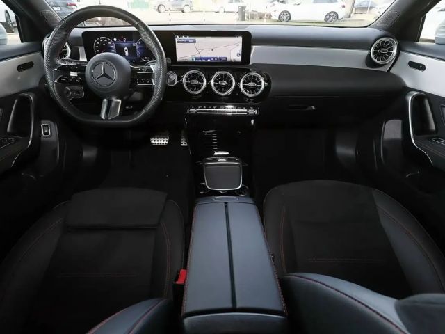 Mercedes-Benz A 250 A 250 e AMG Line