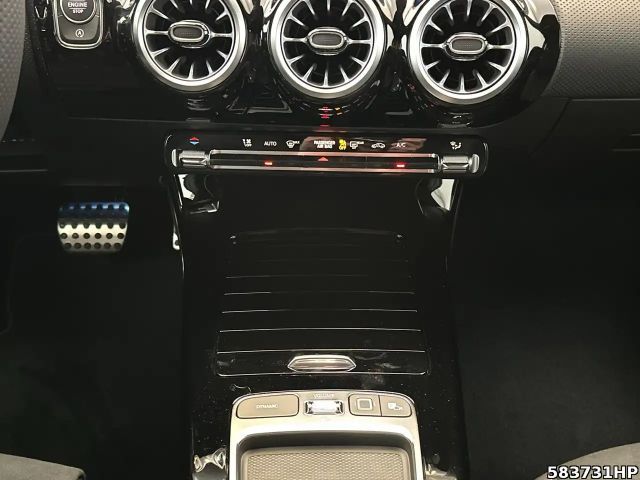 Mercedes-Benz A 200 A 200 d AMG Line Hatchback