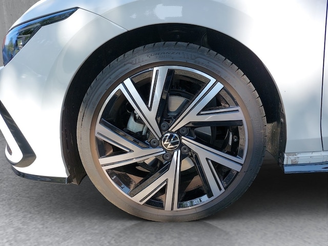 Volkswagen Golf 1.5 eTSI DSG R-Line