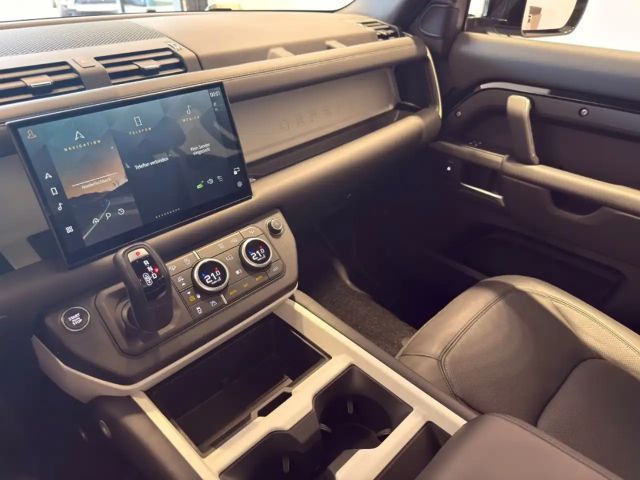 Land Rover Defender D300 Dynamic SE