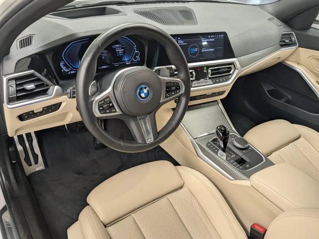 BMW 330 330e M-Sport
