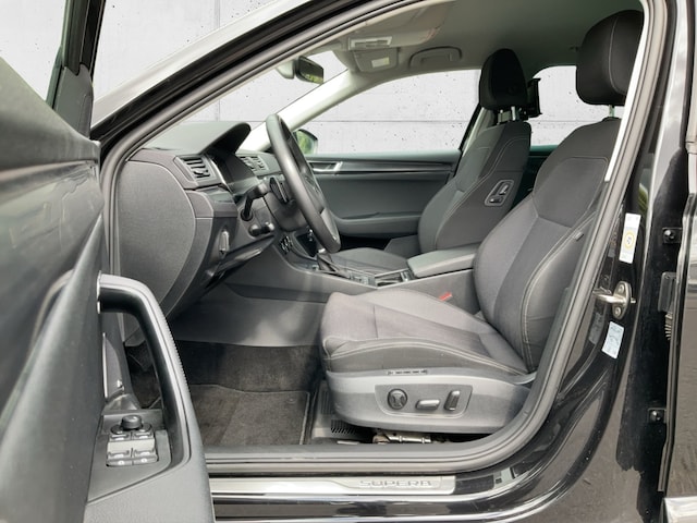 Skoda Superb 2.0 TDI Combi Style Style