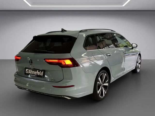 Volkswagen Golf Style Variant