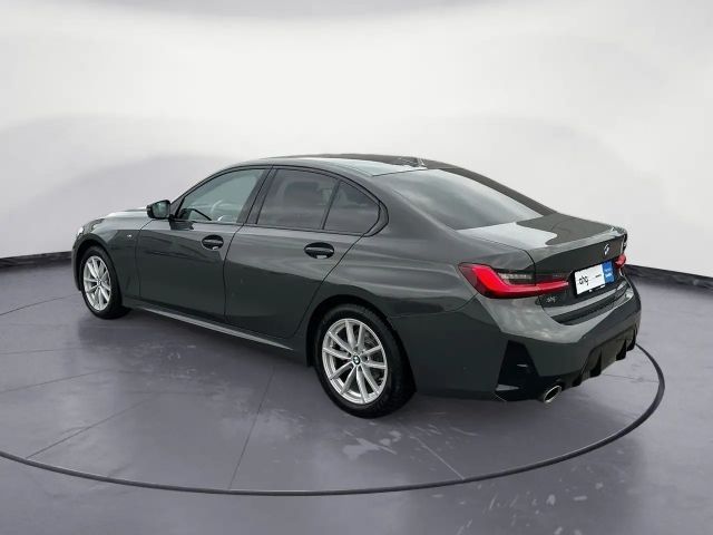 BMW 320 320i M-Sport Sedan