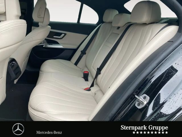 Mercedes-Benz E 200 Sedan