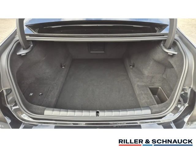 BMW 740 740d 740e M-Sport Sedan xDrive