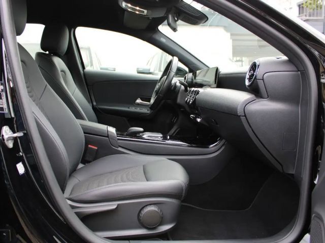 Mercedes-Benz A 200 A 200 d