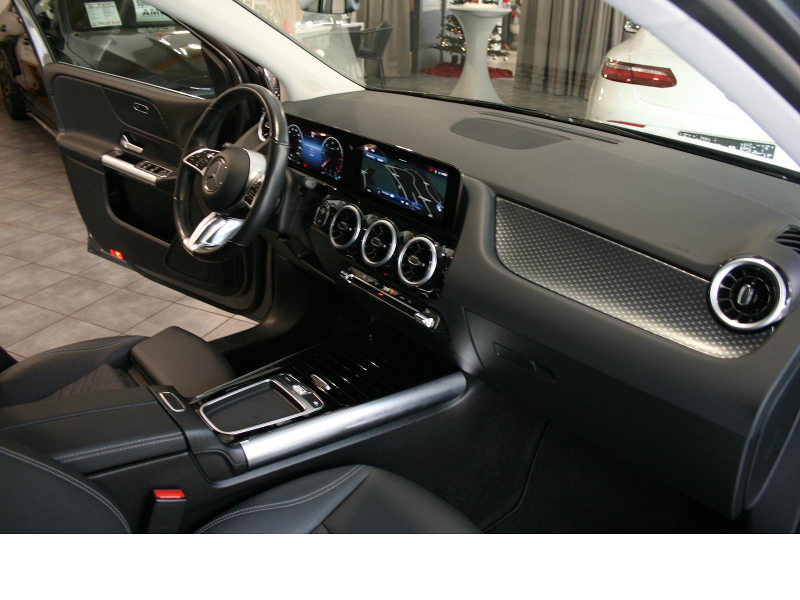 Mercedes-Benz B 180 B 180 d Sedan