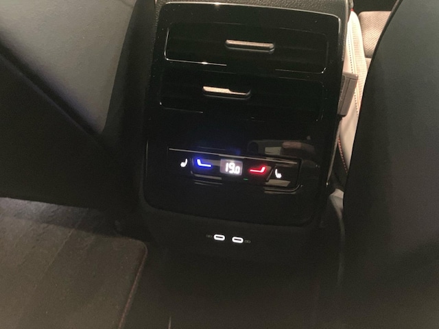 Volkswagen ID.7 340PS 4M NP.80T ACC.5J-G.WÄRMEPUMPE.AHK.AREA-VIEW.NAVI.HARMAN.HUD.LED