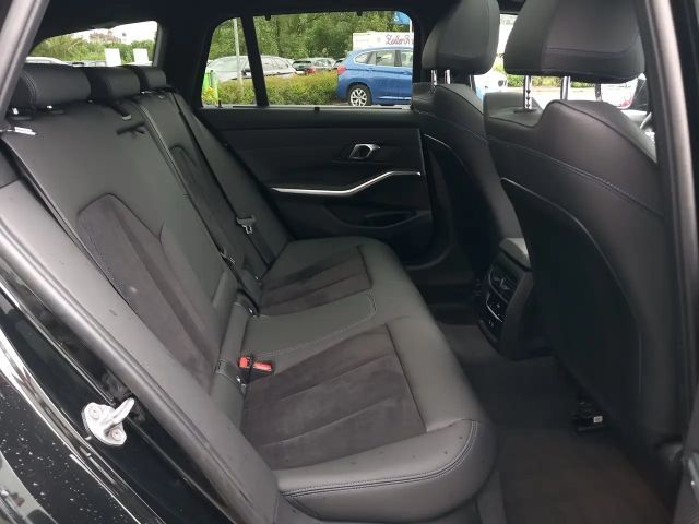 BMW 320 320d M-Sport Touring