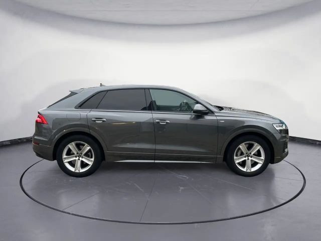 Audi Q8 55 TFSI Hybride Quattro S-Line