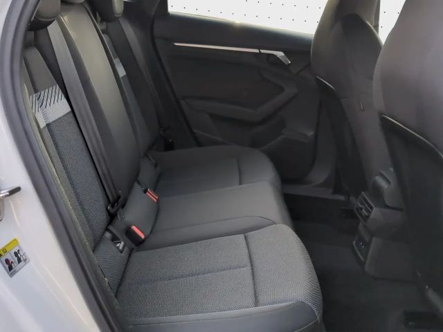 Audi A3 45 TFSI Hybride S-Line Sedan