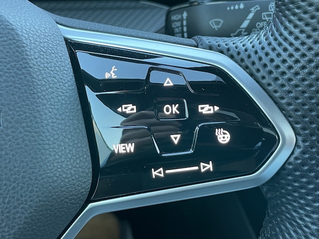 Volkswagen Golf 1.5 TSI Golf VIII R-Line Style