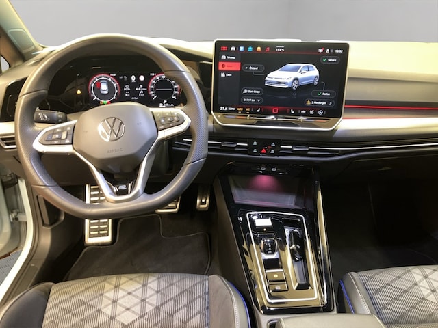 Volkswagen Golf 1.5 eTSI DSG R-Line