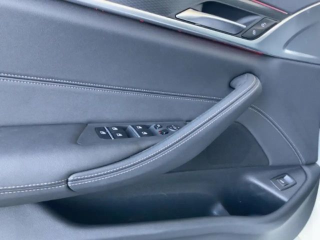 BMW 530 530d M-Sport Touring xDrive