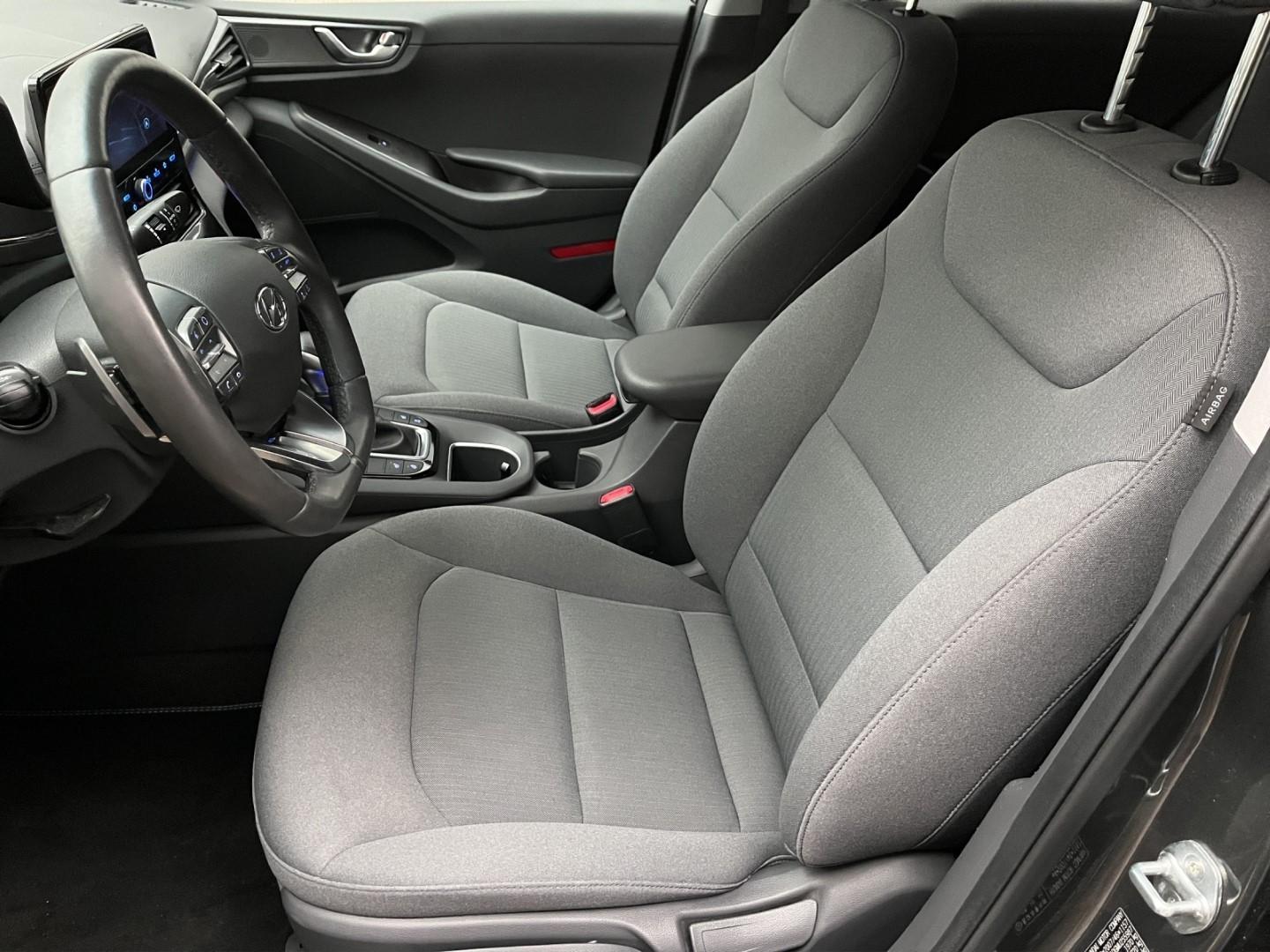 Hyundai Ioniq Hybrid Plug-in Style