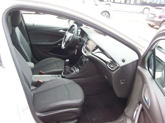 Opel Astra 1.2 Turbo Sports Tourer